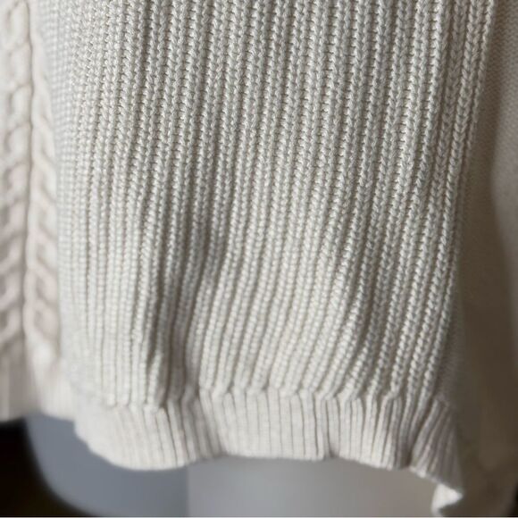 Banana Republic Cable-Knit Turtleneck Sweater. Size Small - Picture 6 of 10